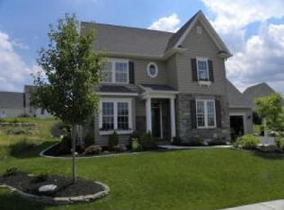 332 Bowyer Ln, Lititz, PA 17543