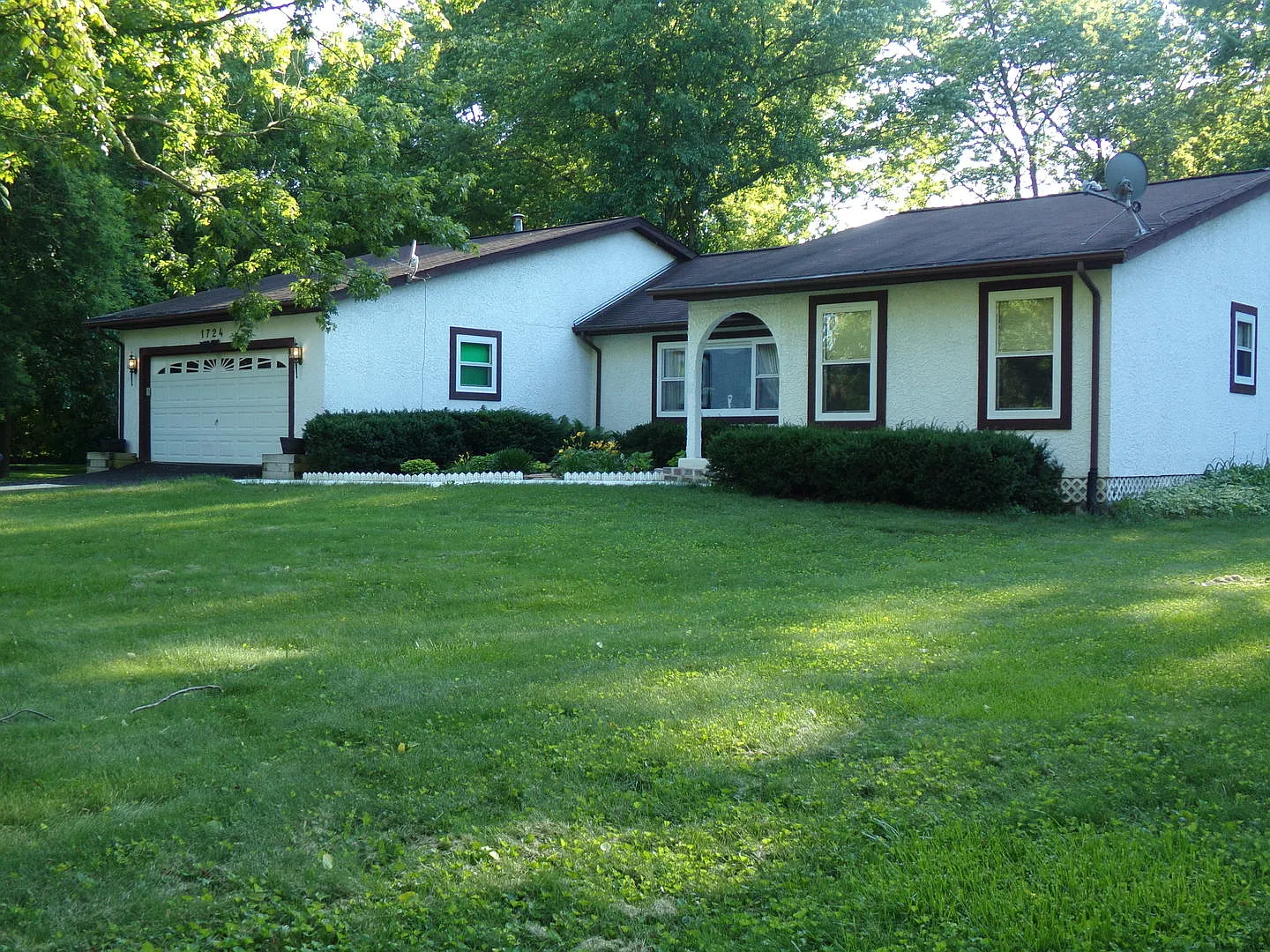 1724 Hazel Ct photo 1