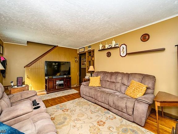 5th image of 1748 Rosewood Dr