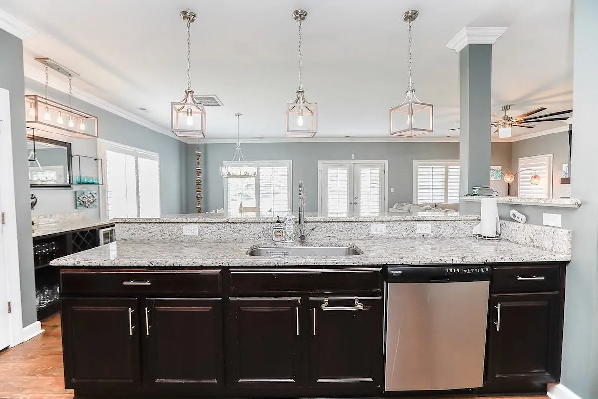 4 bed, 2264 sqft, $5,000 — Photo 3