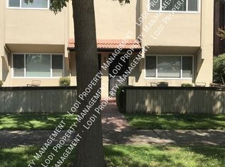 423 W Oak St APT 1, Lodi, CA 95240