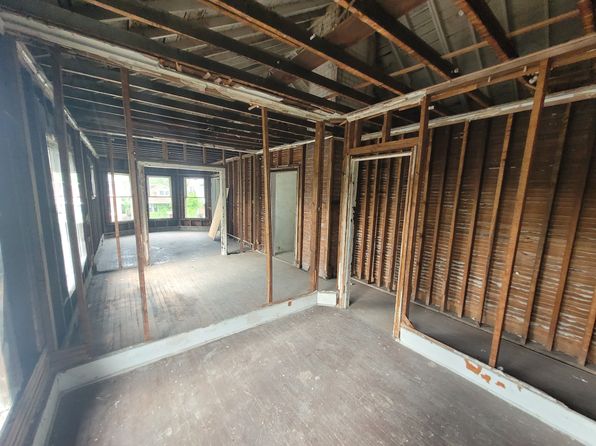 detroit-michigan-88398033 picture