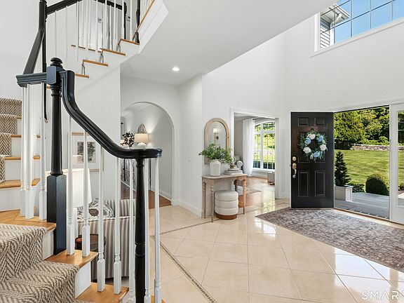 4th image of 81 Pine Hill Road