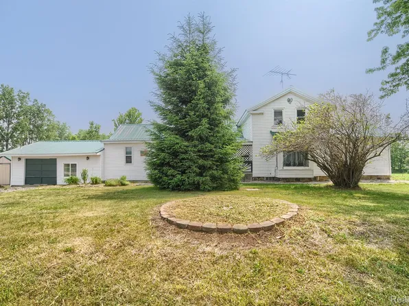 5638 N Lake Rd, Columbiaville, MI 48421