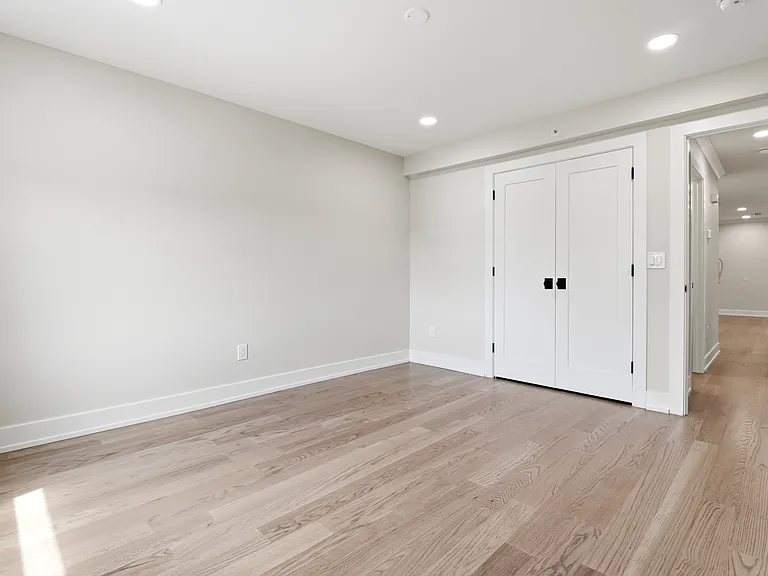 134 Snyder Ave #B — Photo 7