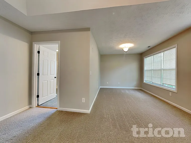1685 Nottingham Way — Photo 6