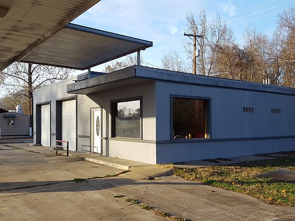 2nd image of 500 E Texas Ave