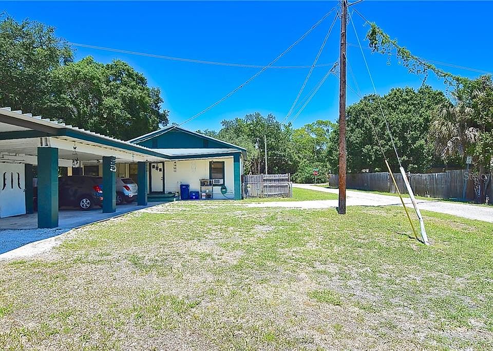 Home For Sale In Acreage