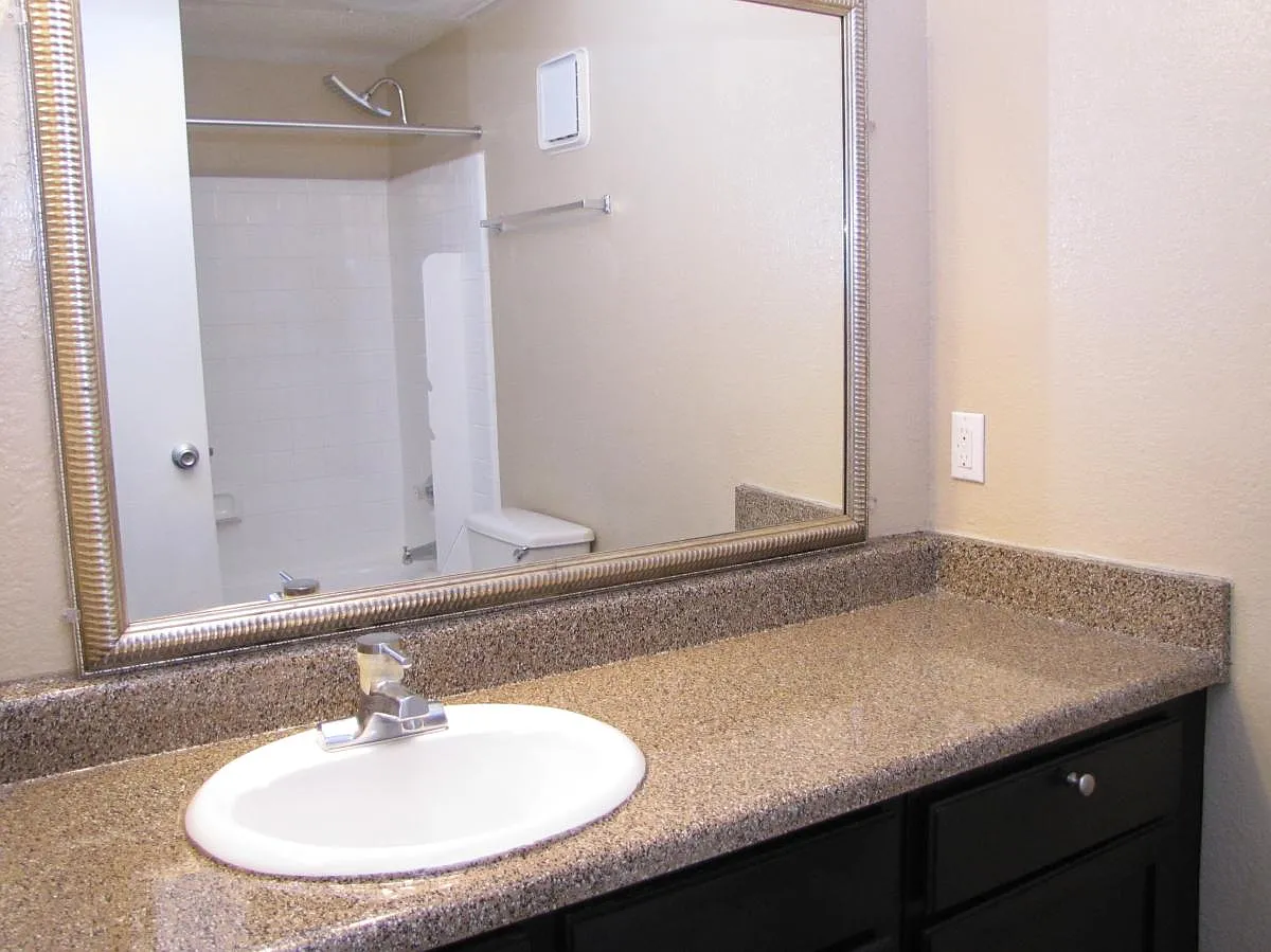 1 bed, 700 sqft, $675 — Photo 2