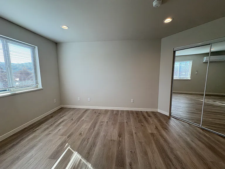 2210 N Arden Ct #B — Photo 18
