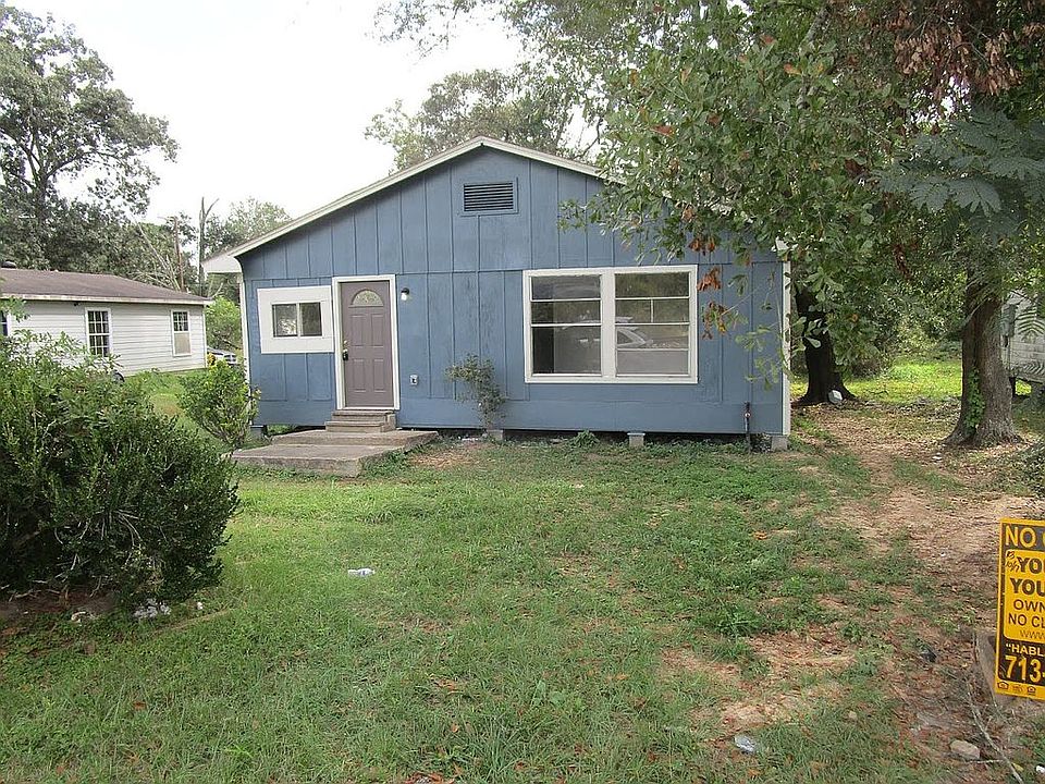 1st image of 1614 N Travis Ave