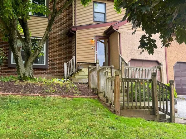 2570 Terraced Hill Ct, Pottstown, PA 19464