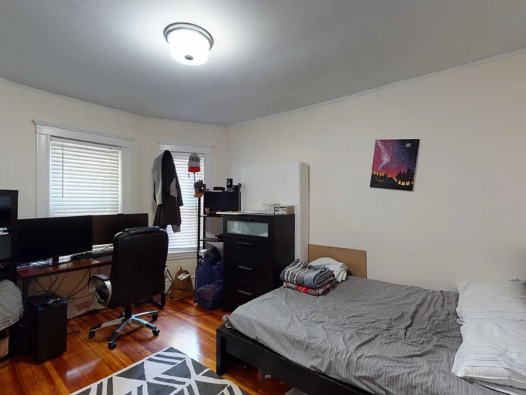 652 Green St — Photo 9
