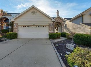 7152 Tournament Dr, Saint Louis, MO 63129
