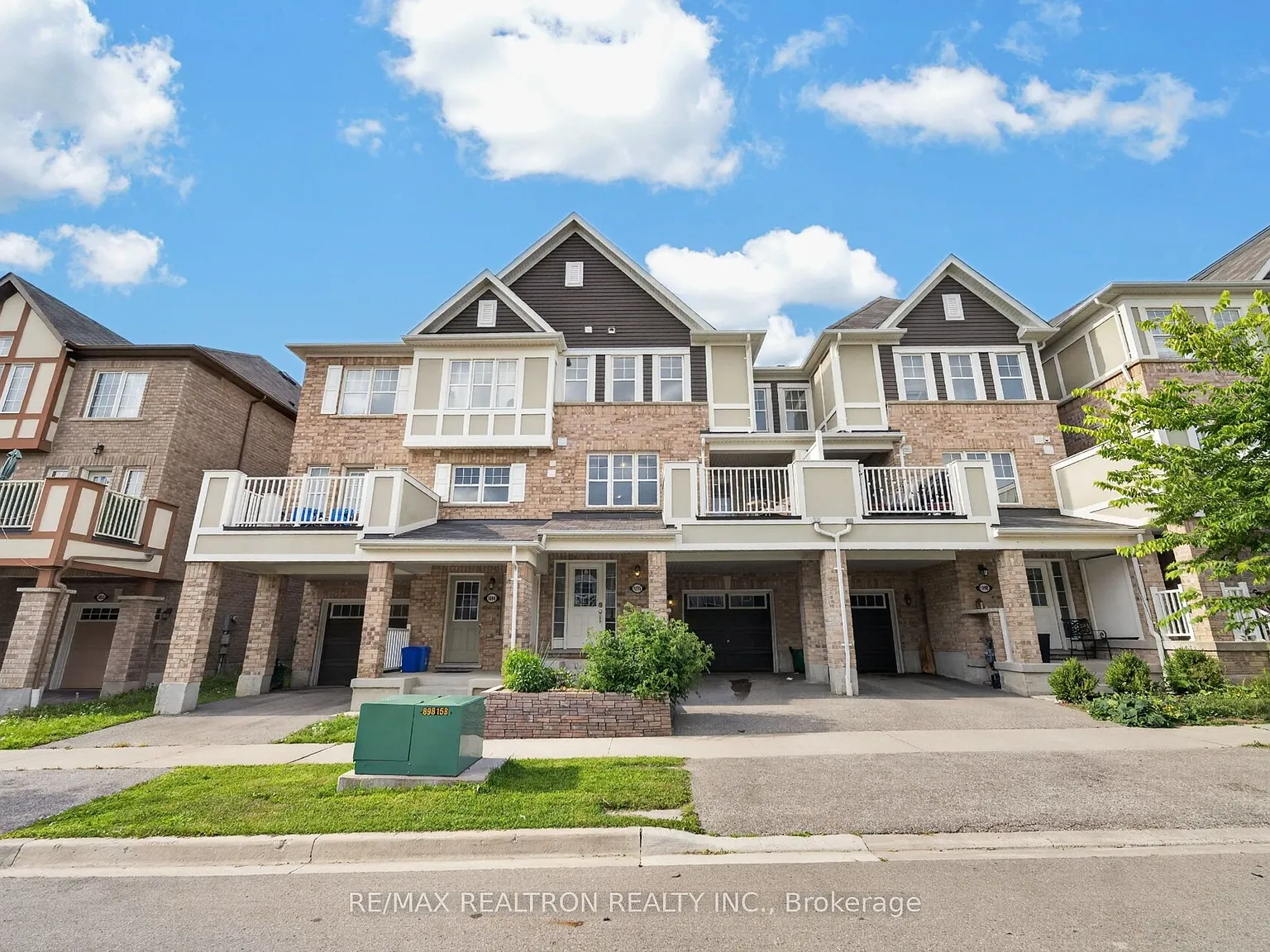 3 bed, $2,950 — Photo 1