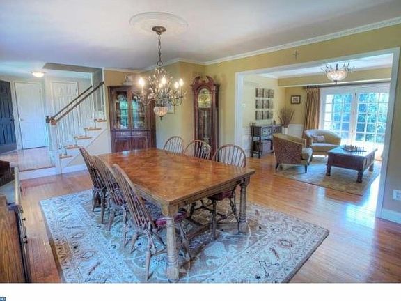 3rd image of 808 Camp Cir