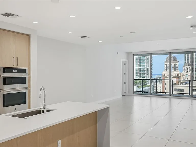 275 1st Ave S #1003 — Photo 54