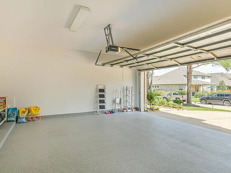 6 S Wheatleigh Dr — Photo 37