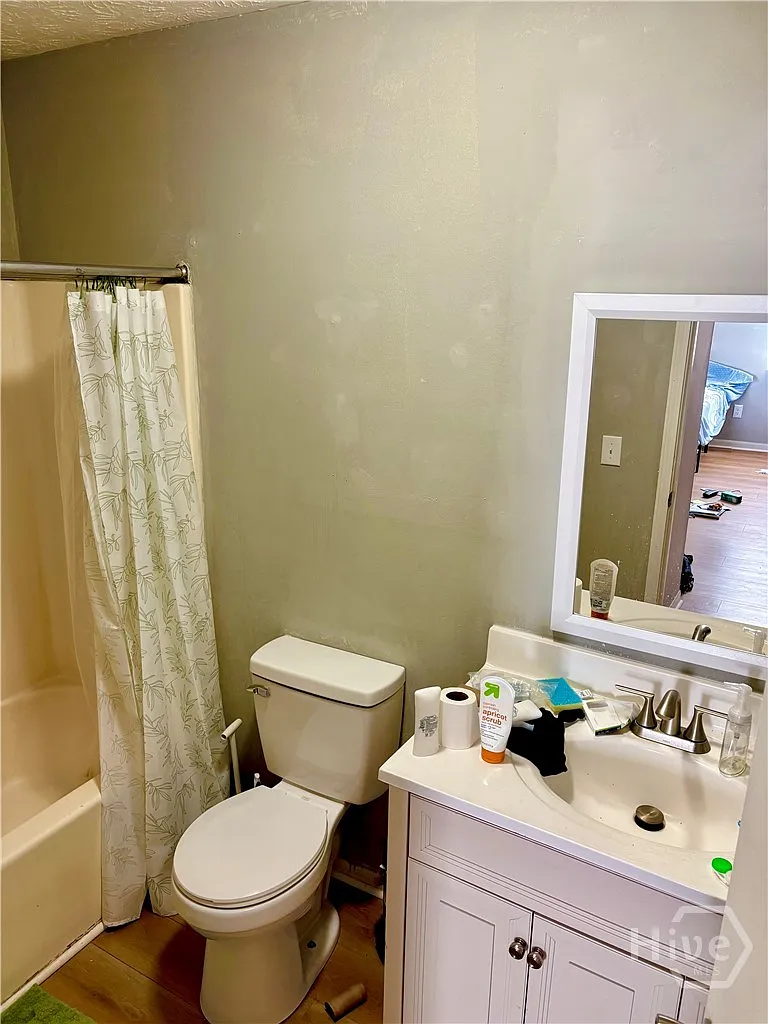 1 bed, 1.0 bath, 573 sqft, $1,250 — Photo 3