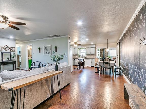 4th image of 1701 S Luther Rd