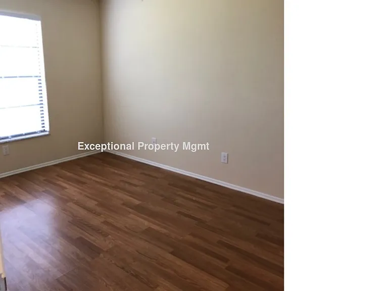 1715 SE 6th Ln — Photo 15
