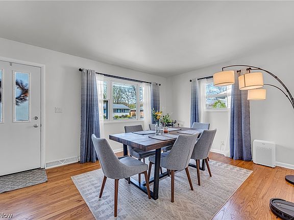 4th image of 219 Bermont Ave