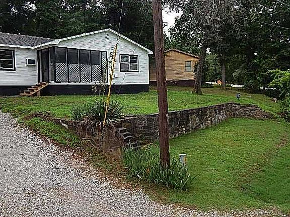4th image of 16 W Ozark Trl