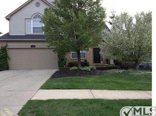 3693 Normandy Dr, Rochester, MI 48306