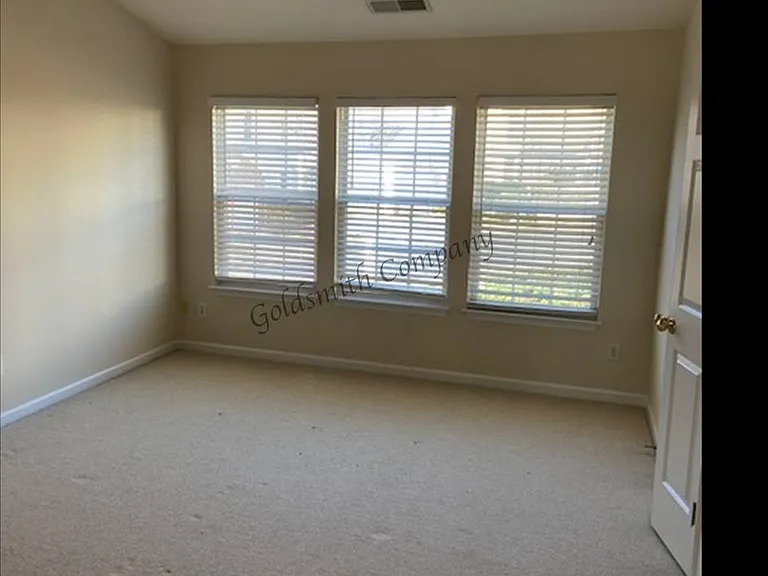 503 Coffield Dr — Photo 6