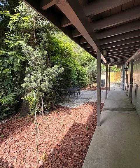 250 Cedarwood Dr — Photo 4