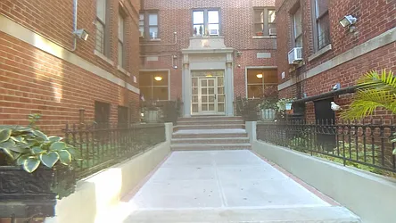 Rented by Uptown Flats LLC