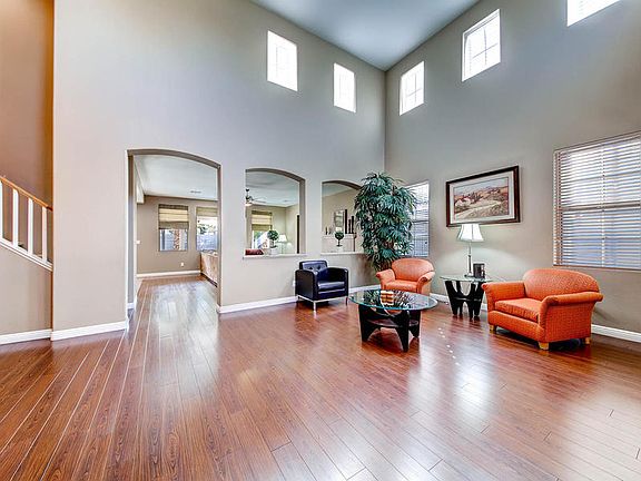 4th image of 217 Dewhurst Ct.