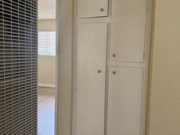 5th image of 12915 Doty Ave APT D