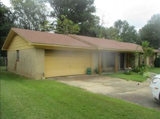 3260 Fleetwood Dr, Jackson, MS 39212