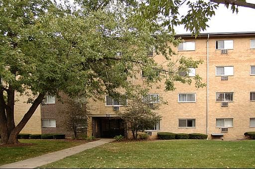 1st image of 919 N Boxwood Dr Unit 103