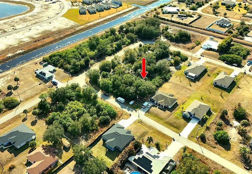 2nd image of 432 Pinafore Ave