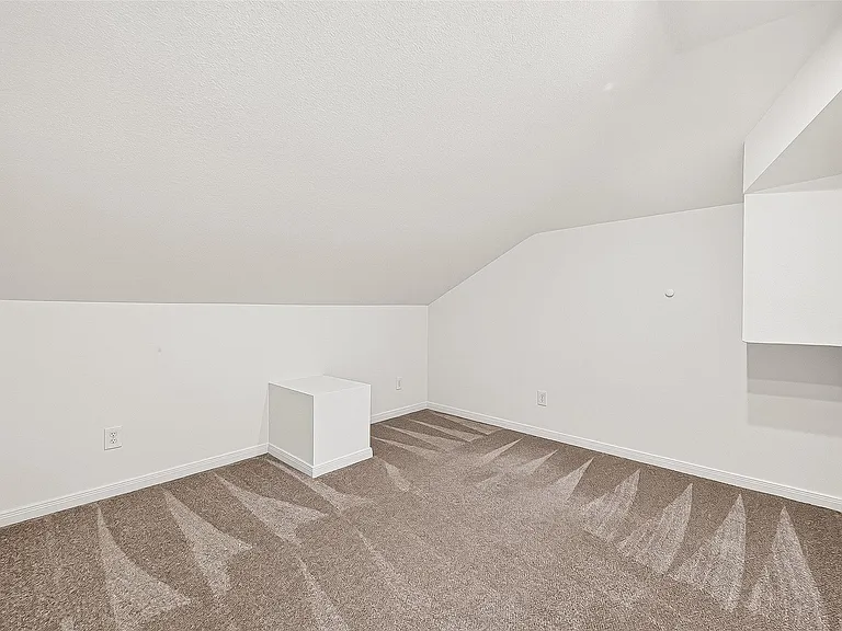 138 S Sawbridge Cir — Photo 26