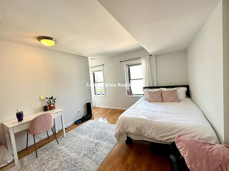 914 Dorchester Ave #2R — Photo 17