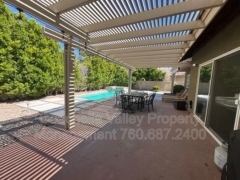 2162 Shannon Way — Photo 3