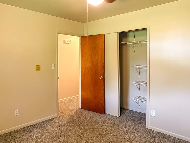 224 E Ellis Rd — Photo 7