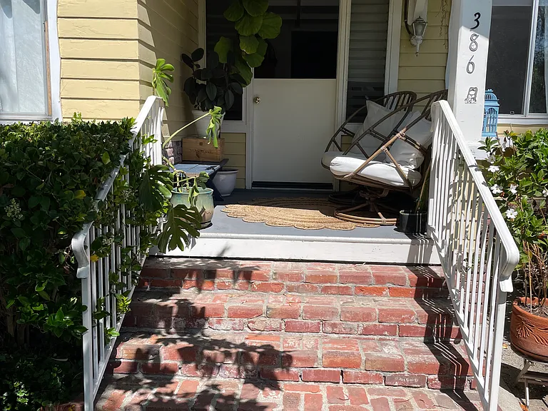 386 Aster St — Photo 2