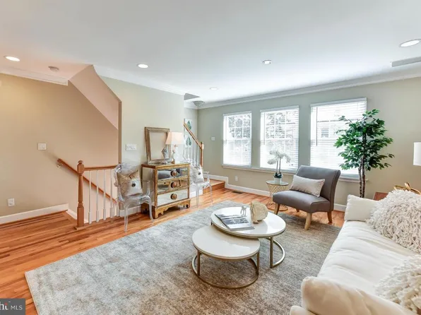 43 Herbert St, Alexandria, VA 22305