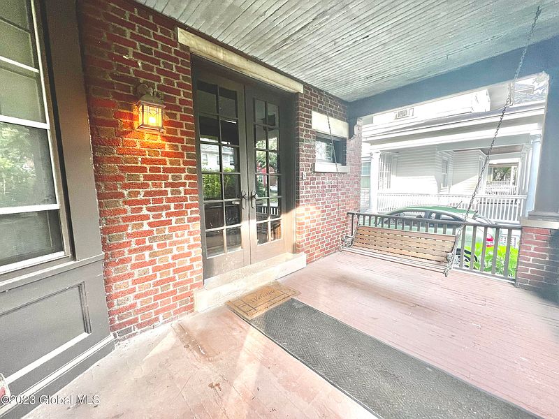 5th image of 540 Myrtle Avenue