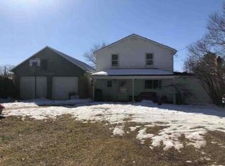 104 2nd St, Follansbee, WV 26037