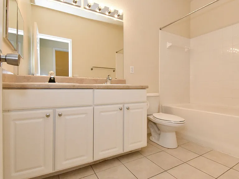 4814 NW 44th Ave #107 — Photo 8