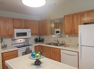 217 Shawnee Trl, Shakopee, MN 55379