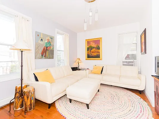 Rented by Re/Max In The City | media 20