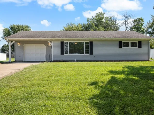 101 Riverview Dr, Albany, IL 61230