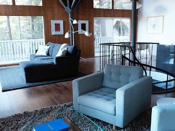 3rd image of 476 Annandale Cir