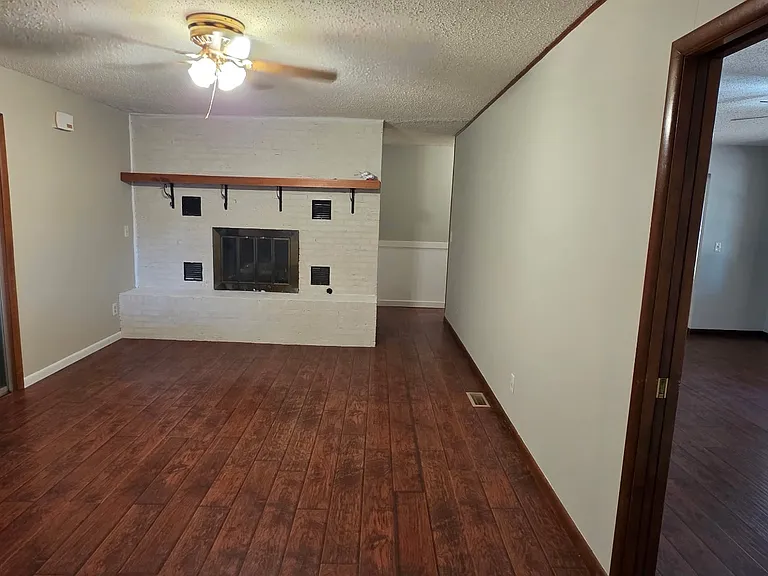 3320 E Heritage Pkwy — Photo 8
